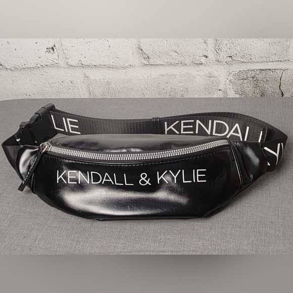KENDALL & Kylie Fanny Pack - Picture 2 of 8